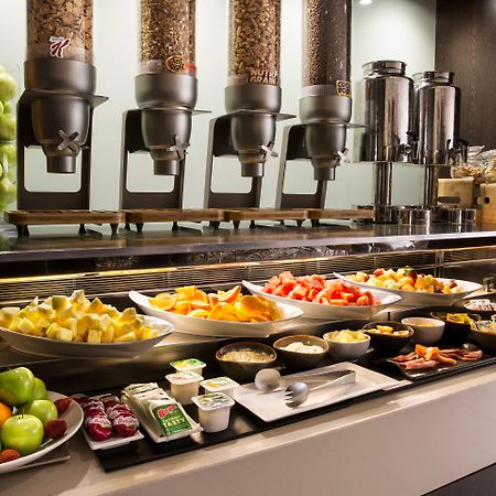Holiday Inn Melbourne Airport By Ihg Exterior photo