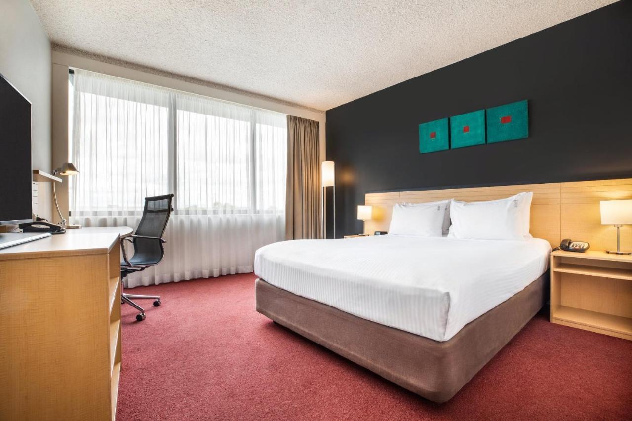 Holiday Inn Melbourne Airport By Ihg Exterior photo