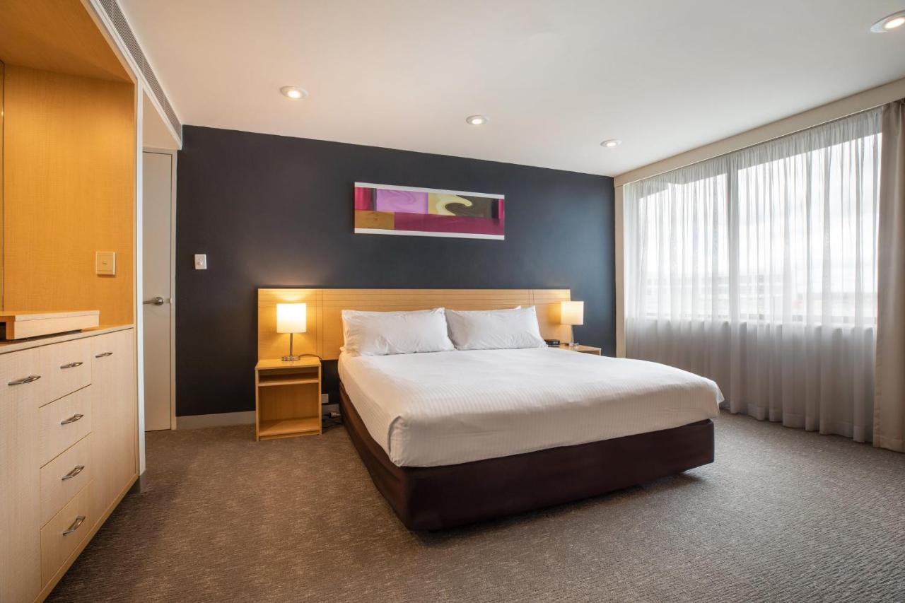 Holiday Inn Melbourne Airport By Ihg Exterior photo