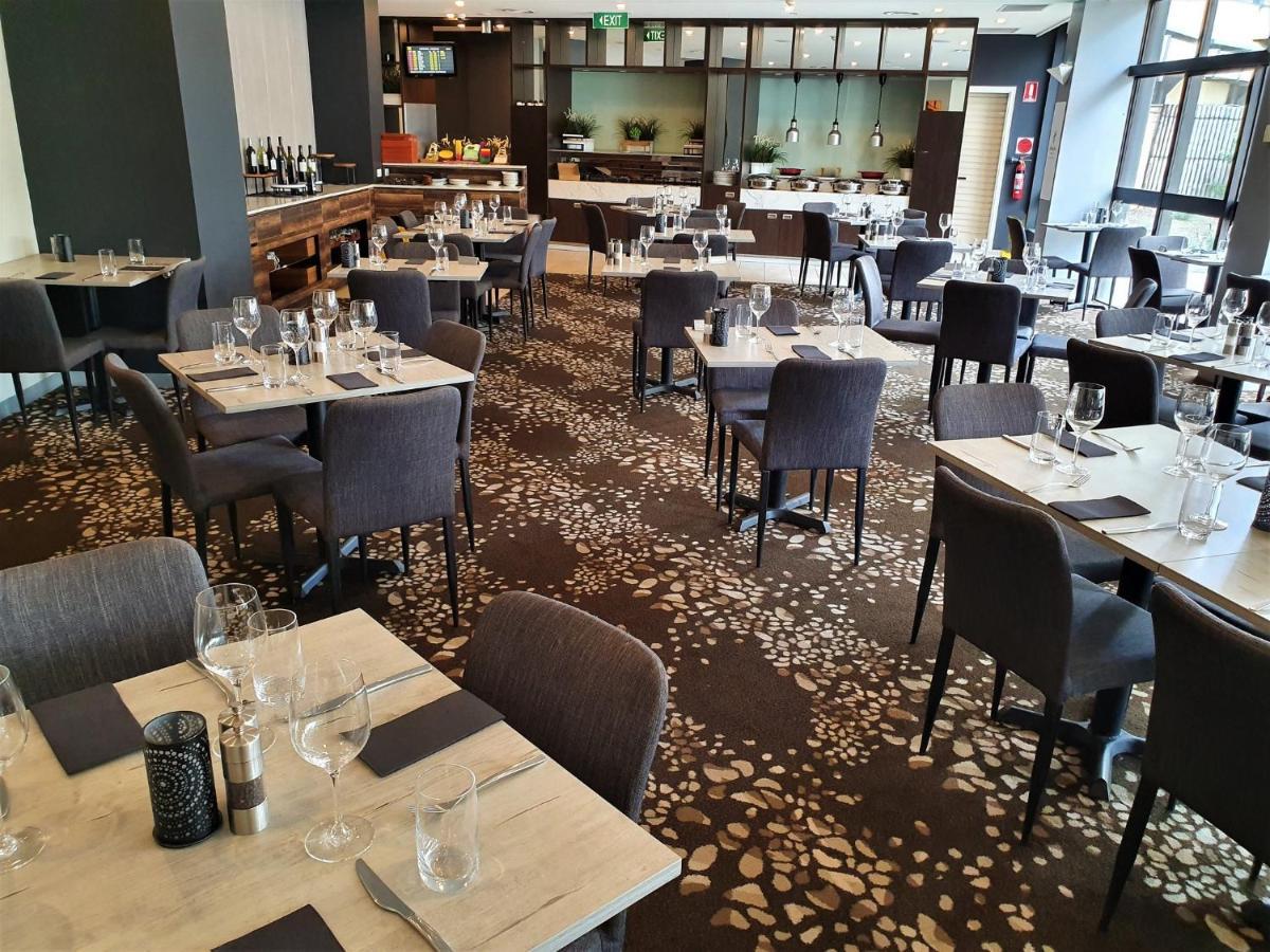 Holiday Inn Melbourne Airport By Ihg Exterior photo