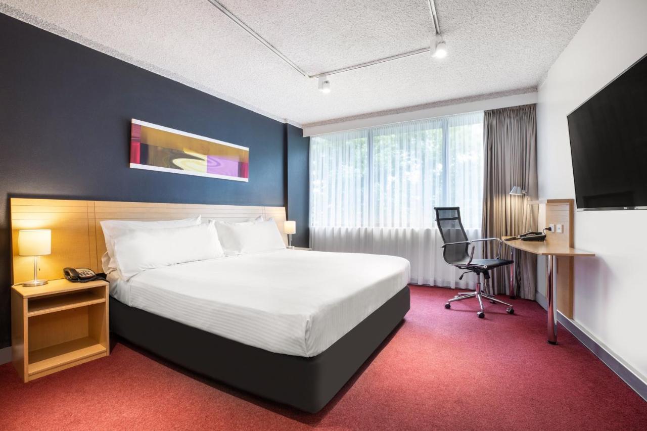 Holiday Inn Melbourne Airport By Ihg Exterior photo