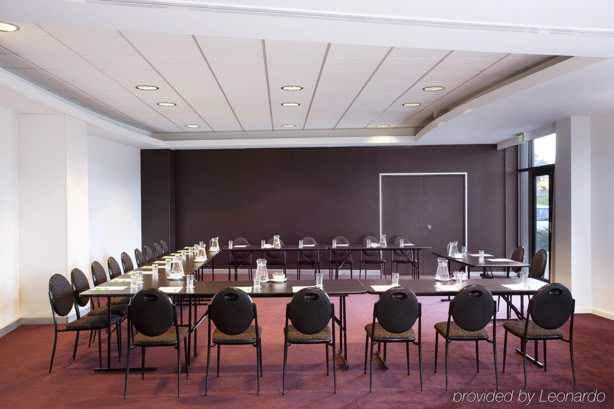 Holiday Inn Melbourne Airport By Ihg Business photo